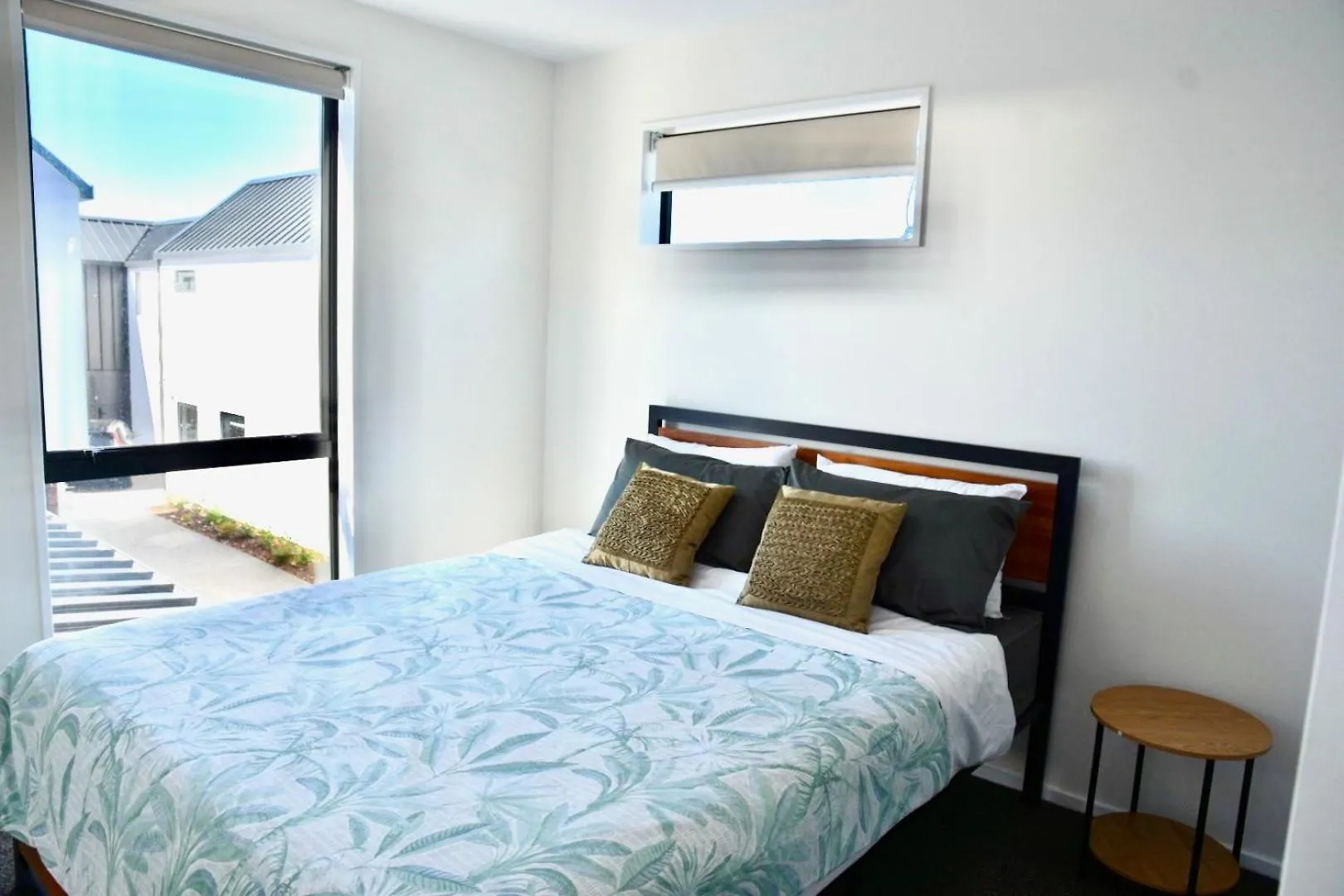 Chch Near Cbd Sleek New Townhouse 3 Beds 3 Bath With Onsite Garage Villa Christchurch New Zealand