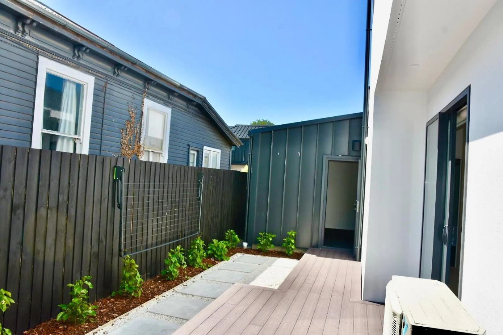 Chch Near Cbd Sleek New Townhouse 3 Beds 3 Bath With Onsite Garage Villa Christchurch 0*,  New Zealand