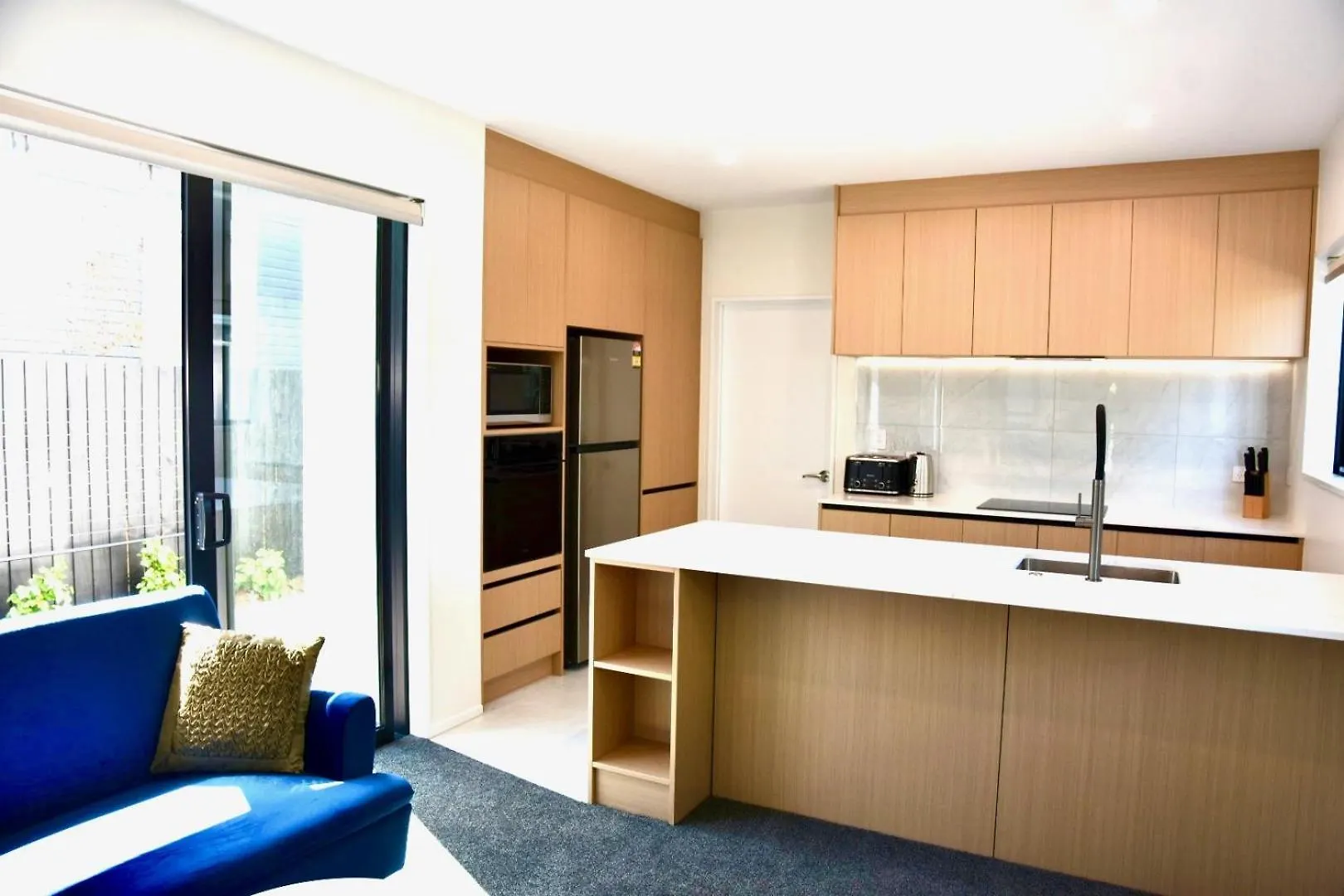 Chch Near Cbd Sleek New Townhouse 3 Beds 3 Bath With Onsite Garage Villa Christchurch 0*,  New Zealand