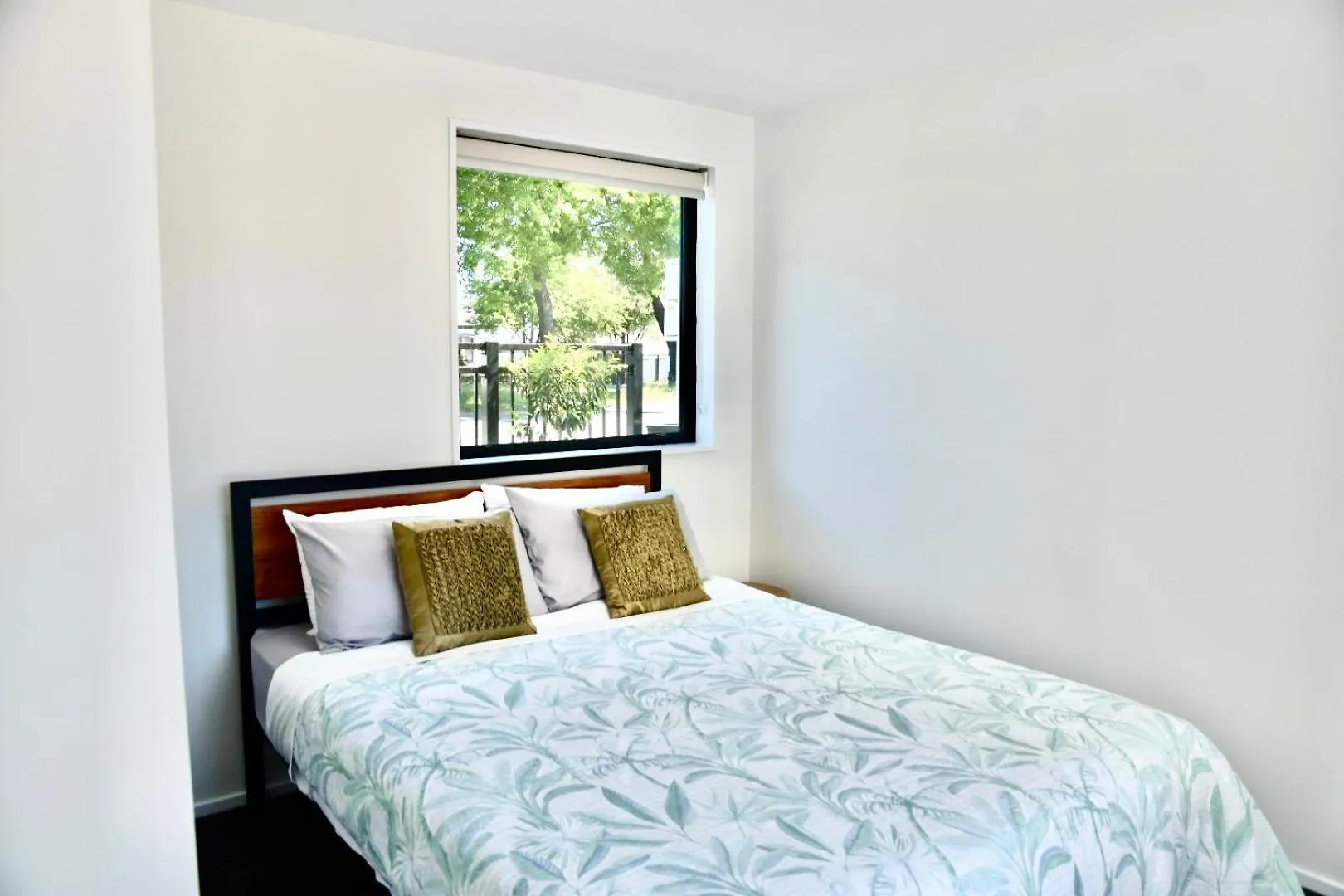 Holiday home Chch Near Cbd Sleek New Townhouse 3 Beds 3 Bath With Onsite Garage Villa Christchurch